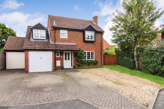 4 bed property, in Edwin Close, £525,000