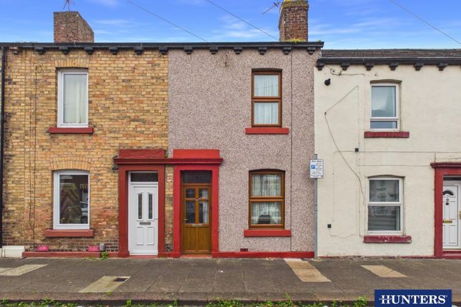 2 bed property, in Hope Street, £110,000