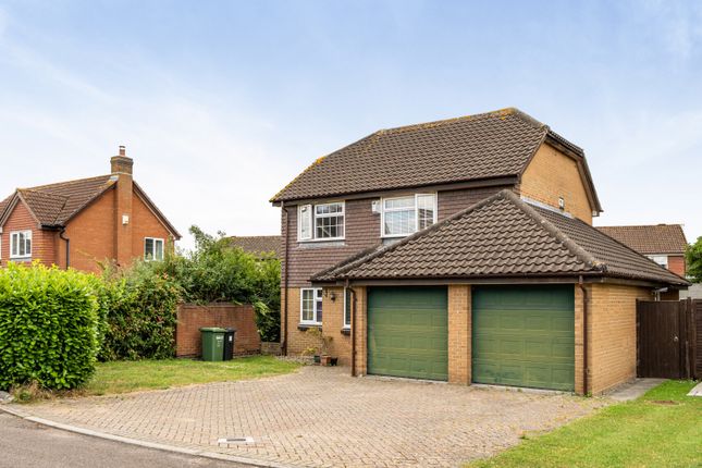 4 bed property, in Sandy Close, £595,000