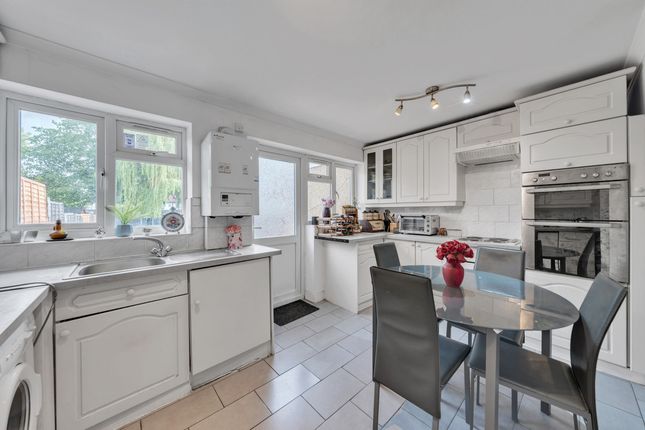 4 bed property, in Toorack Road, £589,950
