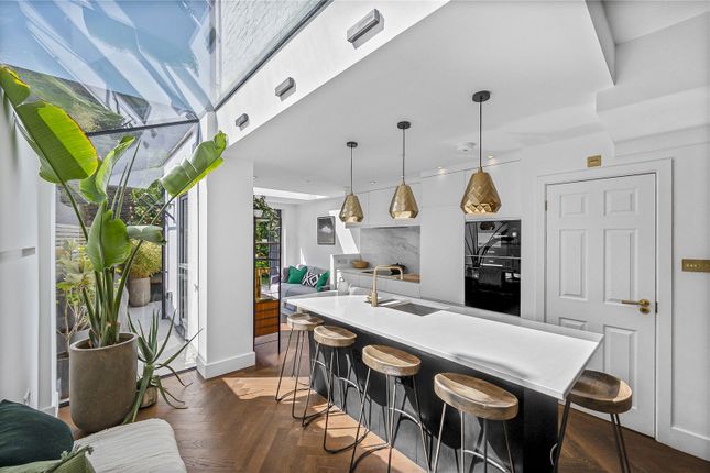 6 bed property, in Roslyn Road, £1,100,000