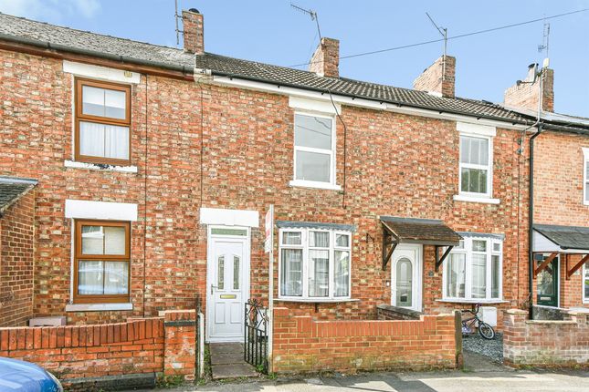 3 bed property, in High Street, £240,000