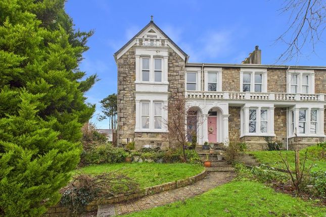 5 bed property, in Redruth, £400,000