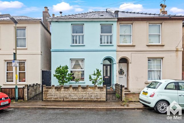 4 bed property, in Marle Hill Parade, £400,000