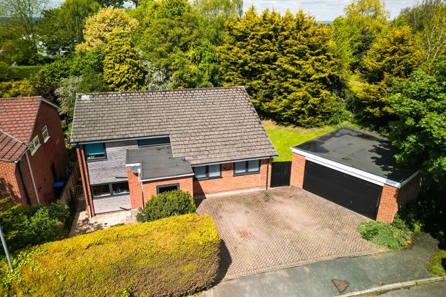 5 bed property, in Home Close Road, £550,000