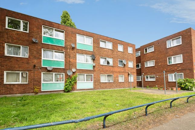 3 bed property, in Cowbridge Lane, £300,000