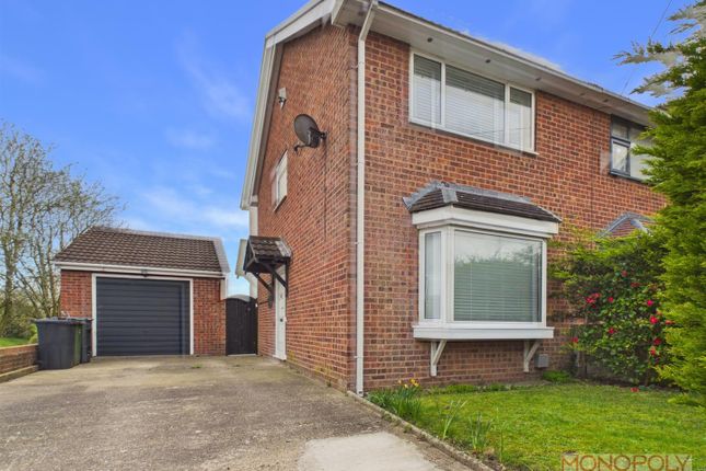 2 bed property, in Mayflower Drive, £245,000