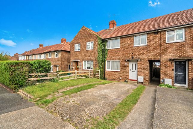 3 bed property, in Lancelot Avenue, £290,000