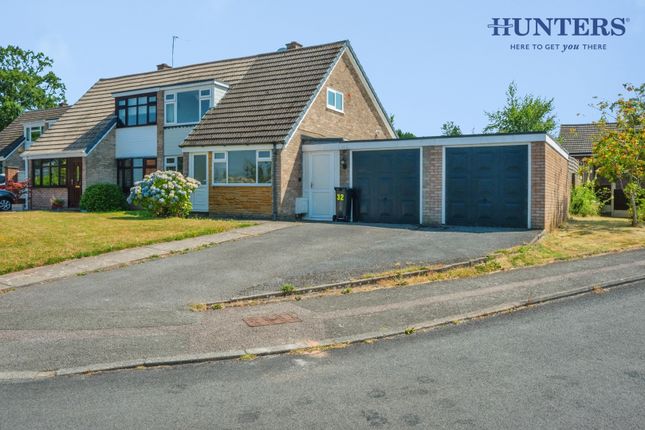 2 bed property, in Stowe Croft, £350,000