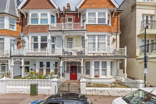 2 bed property, in Ground Floor Garden Flat, £250,000