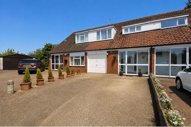 3 bed property, in Anglesey Close, £525,000