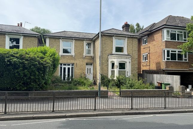 4 bed property, in 173 Upper Grosvenor Road, £400,000
