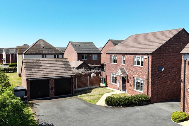 4 bed property, in Cornfield Way, £475,000