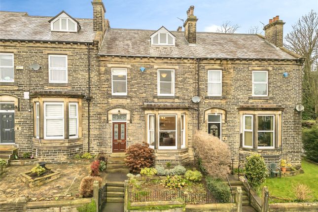 5 bed property, in Moorlands Avenue West, £325,000