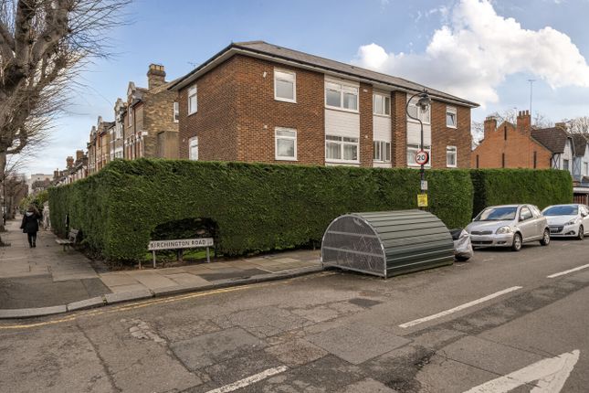 2 bed property, in Crouch Hall Road, £495,000