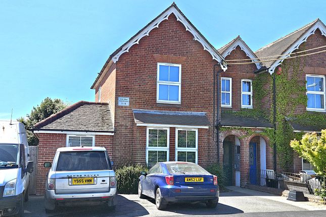 6 bed property, in Winchester Road, £450,000