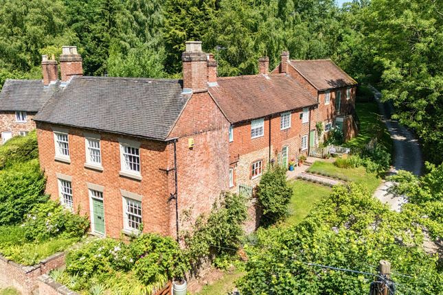 4 bed property, in Lime Kiln House, £895,000