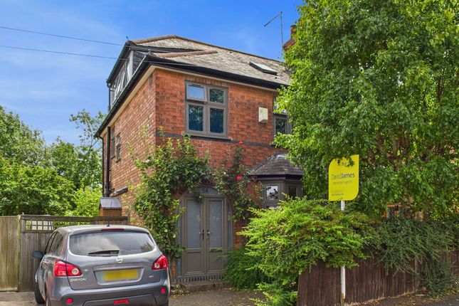 4 bed property, in Vernon Avenue, £325,000