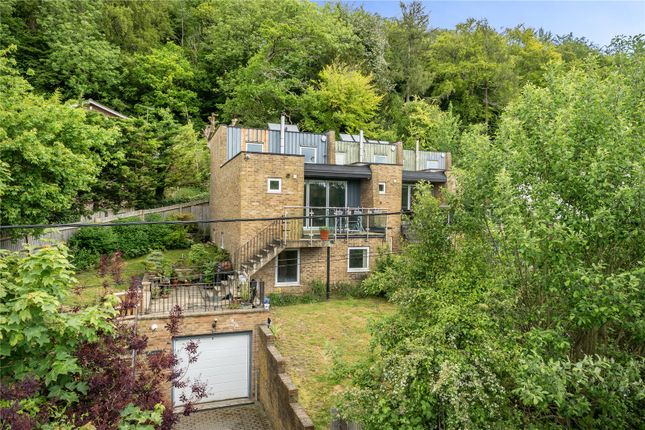 5 bed property, in The Grove, £600,000