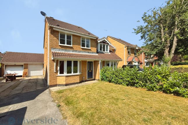 3 bed property, in St. Marys Close, £220,000