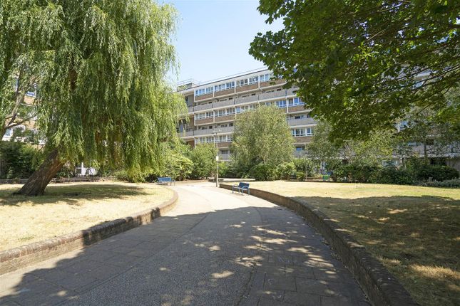 4 bed property, in Badric Court, £450,000