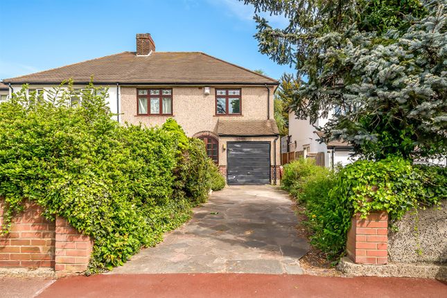 4 bed property, in Avery Hill Road SE9, £675,000