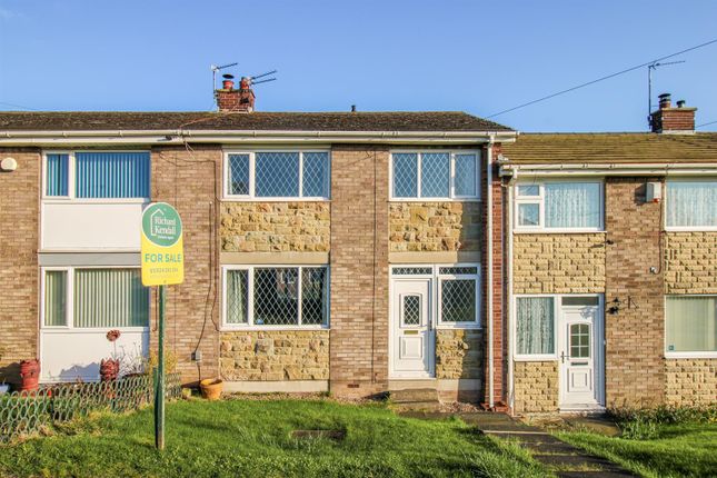 3 bed property, in Valley Crescent, £180,000