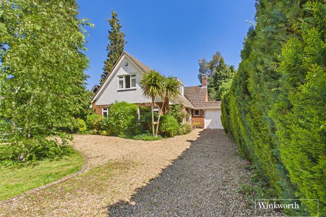 3 bed property, in Orchard Close, £900,000