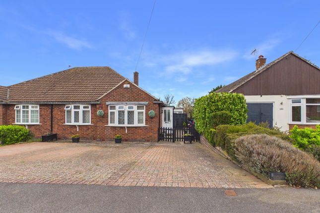 2 bed property, in Hallfields, £350,000