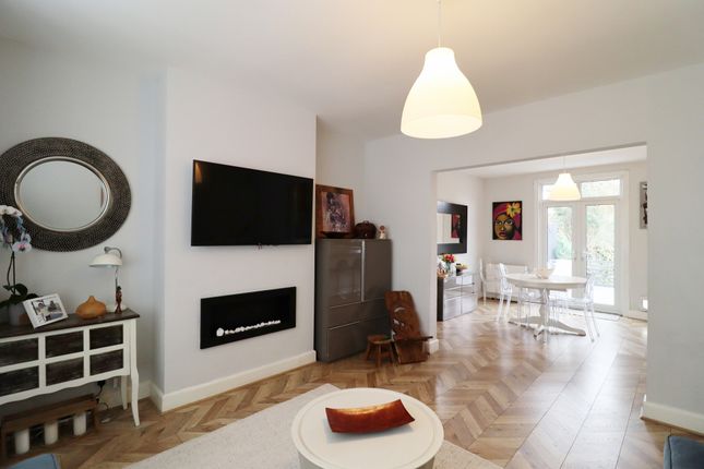 3 bed property, in Burnt Ash Lane, £625,000