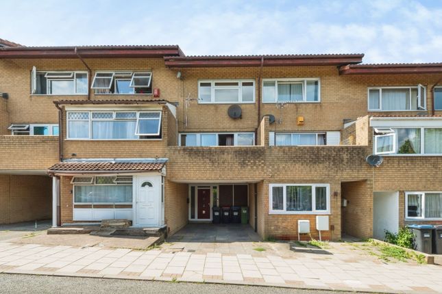 3 bed property, in Ramsons Avenue, £260,000