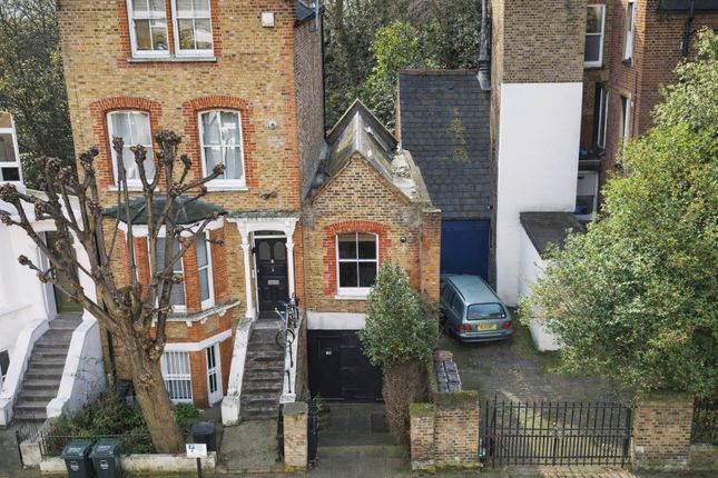 1 bed property, in Sandringham Road, £700,000