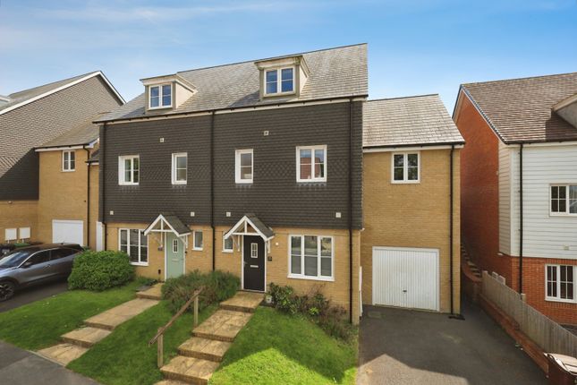 5 bed property, in Millennium Way, £449,950