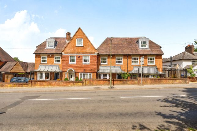 2 bed property, in Grayswood Road, £612,500