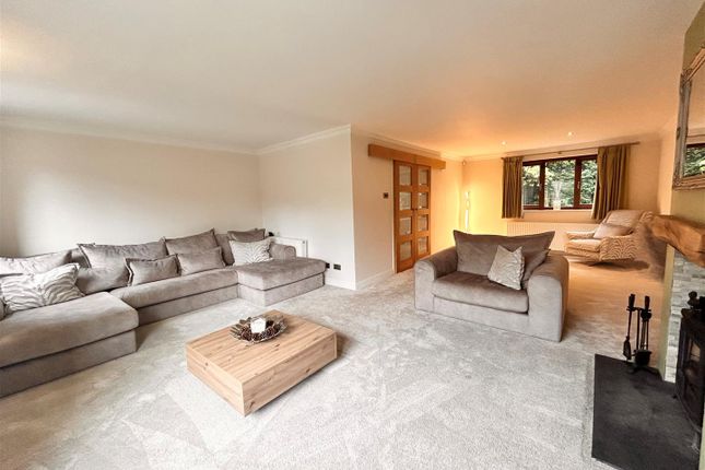 3 bed property, in Bankhouse Lane, £415,000