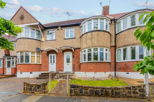 3 bed property, in Holne Chase, £525,000
