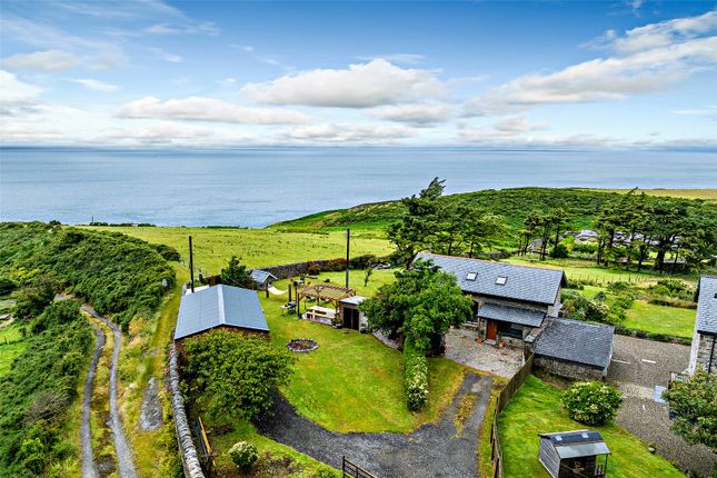 3 bed property, in Trefor, £750,000