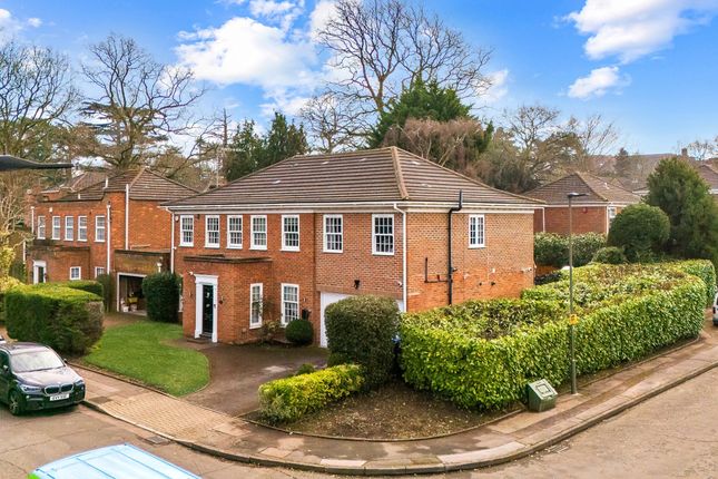 5 bed property, in Dickens Drive, £1,300,000