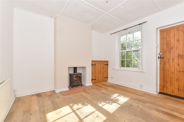 2 bed property, in Grosvenor Road, £260,000