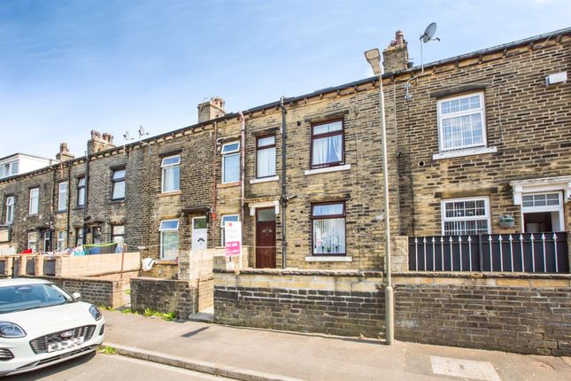 2 bed property, in Harrow Street, £80,000