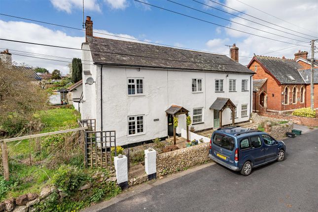 4 bed property, in Kennford, £550,000