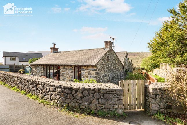 3 bed property, in Cae Glas, £295,000