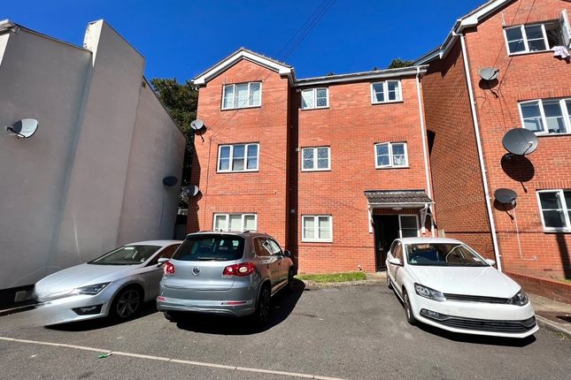 1 bed property, in Abberley Street, £60,000