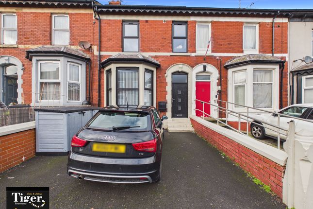 4 bed property, in Cheltenham Road, £125,000