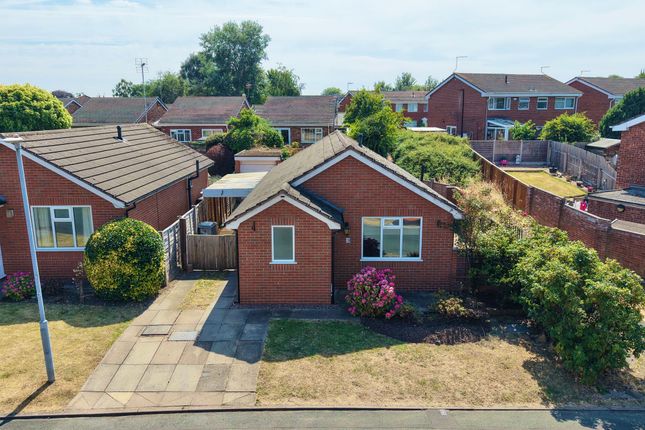 2 bed property, in St. Lawrence Court, £310,000