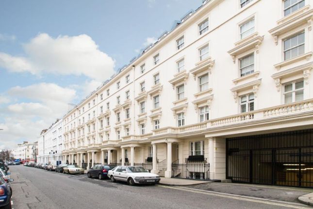1 bed property, in Raeburn House, £550,000