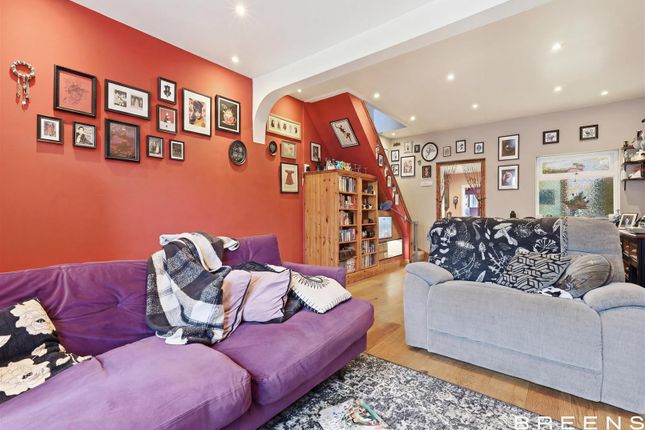 3 bed property, in Ordnance Road, £425,000