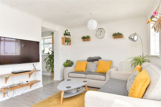 3 bed property, in Rudyard Close, £385,000