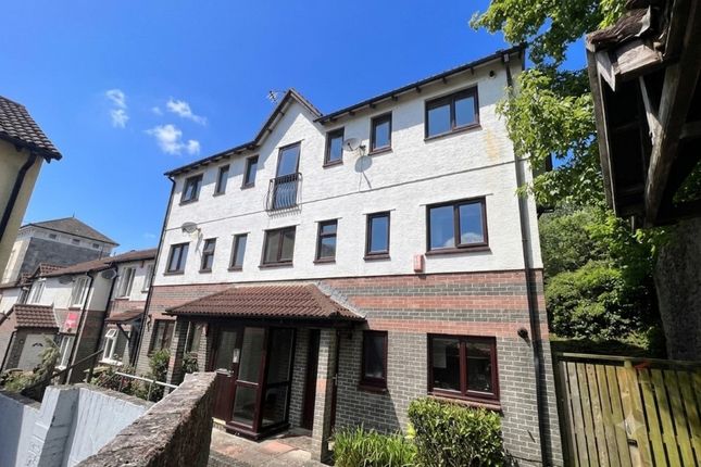 1 bed property, in 44 Washbourne Close, £40,000