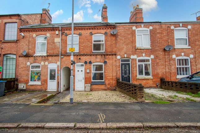 2 bed property, in Factory Road, £150,000